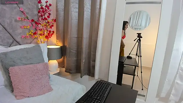 shaliny  online show from 14, 4, 2026