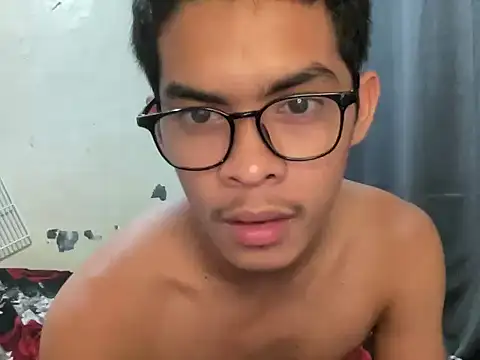 yourhotasian jhonpol16 online show from 14, 4, 2026