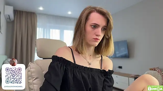 MiaKomoi online show from 14, 5, 2026