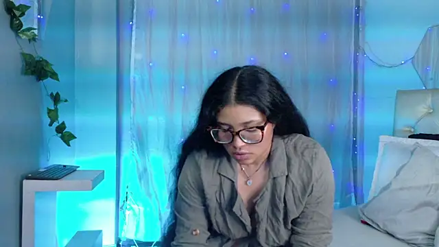 Snapshot of Silvana_lorc chatting on 14, 5, 2026 Silvana lorc online show from 14, 5, 2026