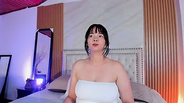 Snapshot of cami_merlano chatting on 28, 4, 2026 cami merlano online show from 28, 4, 2026