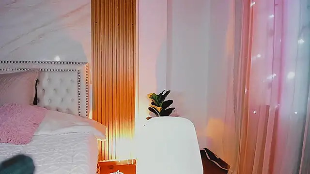 Snapshot of cami_merlano chatting on 7, 5, 2026 cami merlano online show from 7, 5, 2026