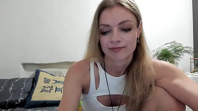 Snapshot of Severina7 chatting on 8, 7, 2026 Severina7 online show from 8, 7, 2026