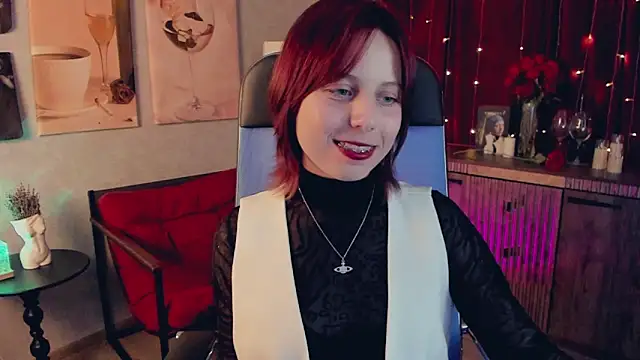 VivienneHebert online show from 12, 5, 2026