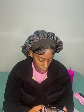 petite bee online show from 7, 5, 2026