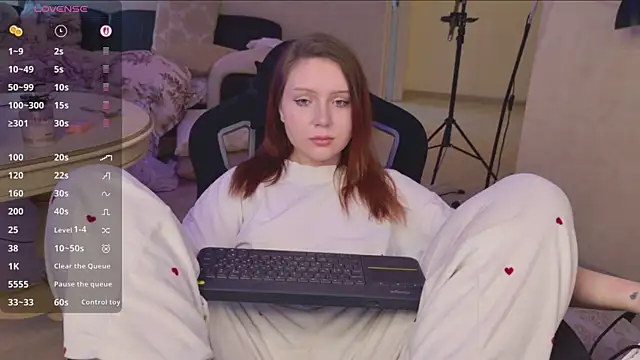 YouHoldMee online show from 10, 5, 2026