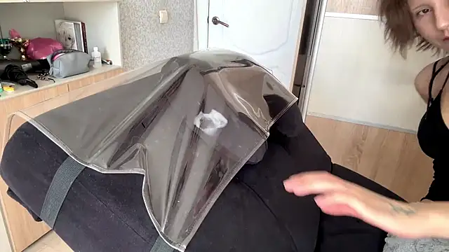 WuhhwLina online show from 15, 4, 2026