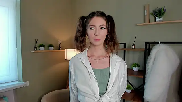 Peaches Peaches online show from 18, 5, 2026
