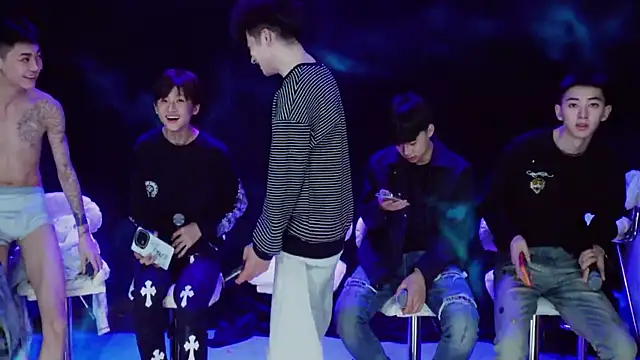 Snapshot of GAY-BOYS8888 chatting on 14, 4, 2026 GAY-BOYS8888 online show from 14, 4, 2026