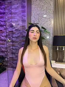 Snapshot of evelyn_hills chatting on 14, 4, 2026 evelyn hills online show from 14, 4, 2026