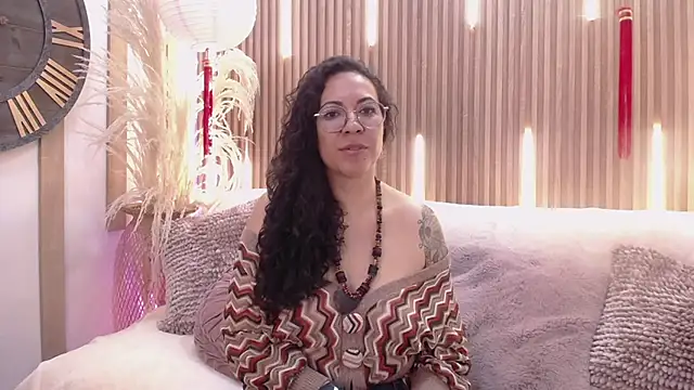 Velvet Curly online show from 15, 5, 2026