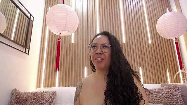 Velvet Curly online show from 28, 5, 2026