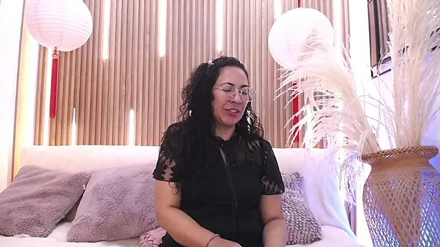 Velvet Curly online show from 25, 6, 2026