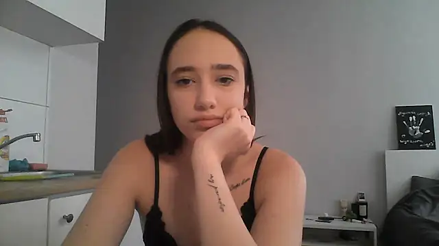 Snapshot of DarkMirel chatting on 7, 7, 2026 DarkMirel online show from 7, 7, 2026