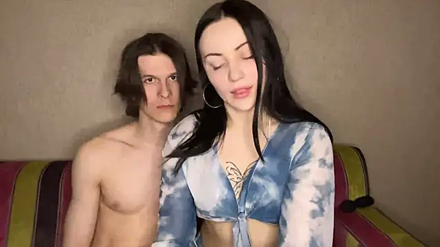 Snapshot of YourHottestCouple chatting on 15, 4, 2026 YourHottestCouple online show from 15, 4, 2026