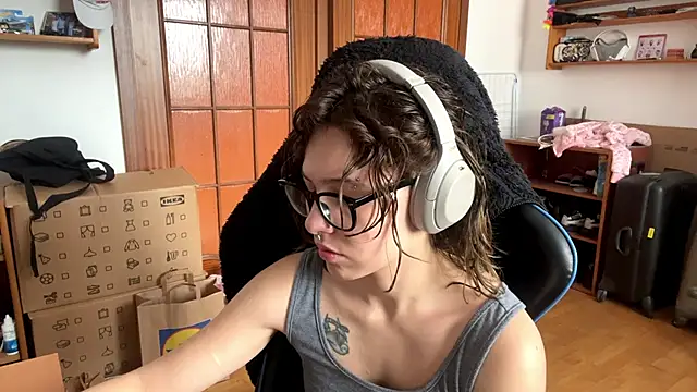 PillowPeachX online show from 17, 5, 2026