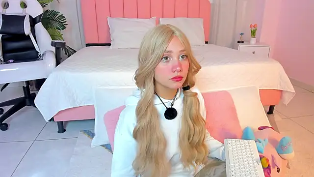 Snapshot of sweett_fire chatting on 22, 4, 2026 sweett fire online show from 22, 4, 2026