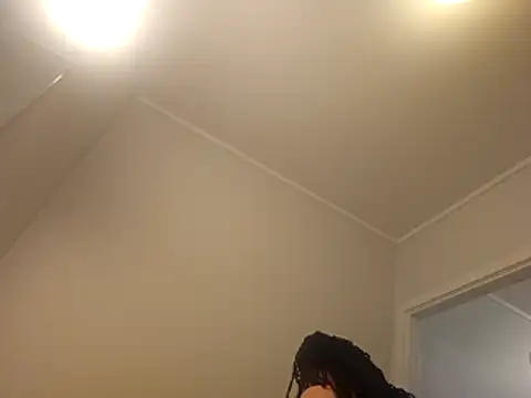 shyhornymommy online show from 13, 4, 2026