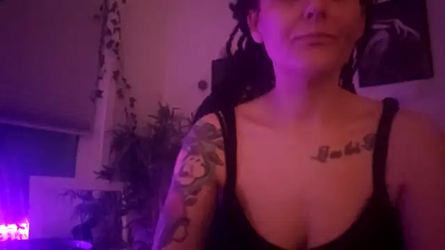 shyhornymommy online show from 14, 4, 2026