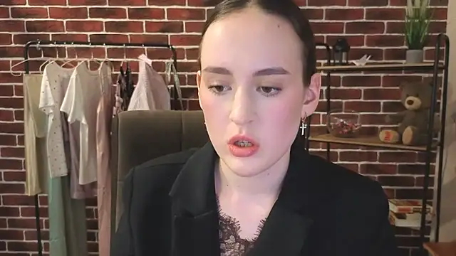 MichelleeThomas online show from 2, 5, 2026
