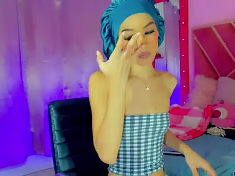 Snapshot of Dollcute_ chatting on 19, 7, 2026 Dollcute online show from 19, 7, 2026