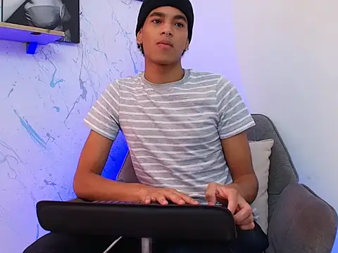 Snapshot of Gabriiel_maddox chatting on 15, 4, 2026 Gabriiel maddox online show from 15, 4, 2026