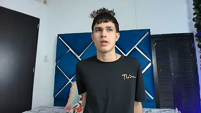 Snapshot of EdwinBoys chatting on 8, 6, 2026 EdwinBoys online show from 8, 6, 2026