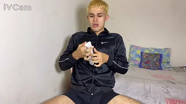 Snapshot of EdwinBoys chatting on 18, 7, 2026 EdwinBoys online show from 18, 7, 2026