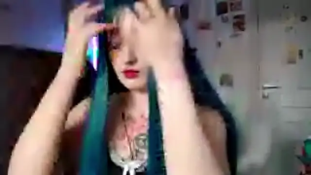 Snapshot of UniSunny chatting on 16, 4, 2026 UniSunny online show from 16, 4, 2026