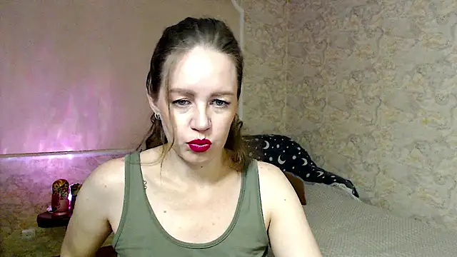 Snapshot of Fern_Lust chatting on 3, 7, 2026 Fern Lust online show from 3, 7, 2026