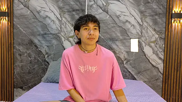 NoahWalker   online show from 19, 5, 2026