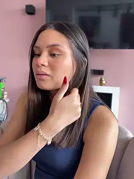 Snapshot of AuroraMoore_Pink chatting on 16, 4, 2026 AuroraMoore Pink online show from 16, 4, 2026