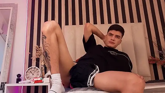 LeoTease online show from 17, 5, 2026