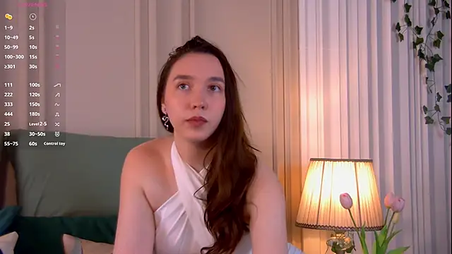 Suzaneey online show from 24, 4, 2026
