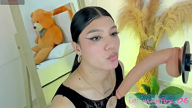 May Fox  online show from 28, 4, 2026