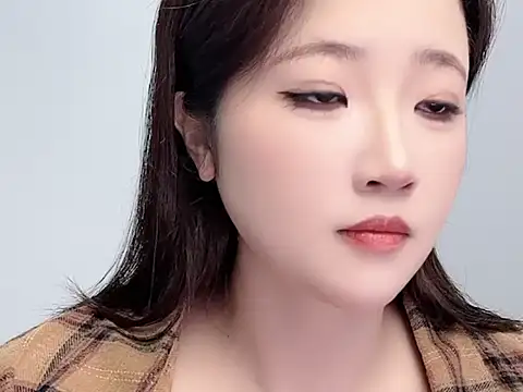 Eva 258899 online show from 25, 4, 2026