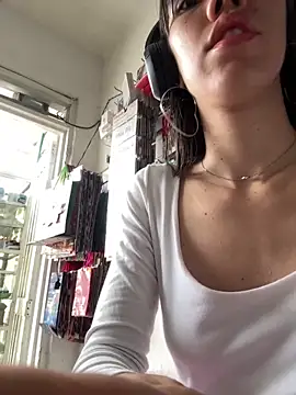 Snapshot of drea-an chatting on 16, 4, 2026 drea-an online show from 16, 4, 2026