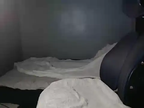 hottie island online show from 29, 4, 2026