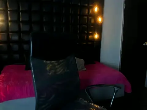 Snapshot of Cloe_Cutte chatting on 4, 8, 2026 Cloe Cutte online show from 4, 8, 2026