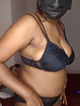 brownbeautyAnu0 online show from 18, 4, 2026