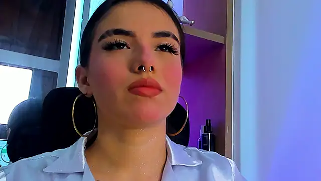 Snapshot of isabella_hv chatting on 5, 6, 2026 isabella hv online show from 5, 6, 2026