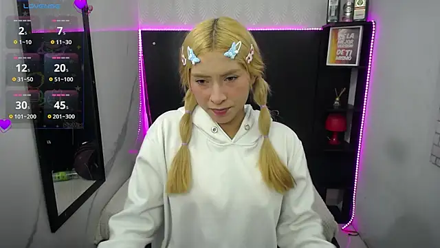 Snapshot of nancy_blonde chatting on 2, 7, 2026 nancy blonde online show from 2, 7, 2026