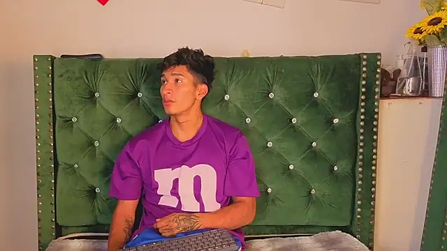 Snapshot of Zayn_Moretti chatting on 27, 6, 2026 Zayn Moretti online show from 27, 6, 2026