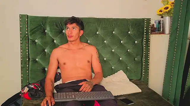 Snapshot of Zayn_Moretti chatting on 29, 6, 2026 Zayn Moretti online show from 29, 6, 2026