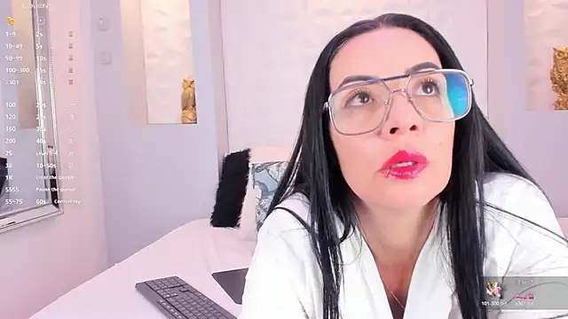 Snapshot of DannaPerea chatting on 27, 4, 2026 DannaPerea online show from 27, 4, 2026