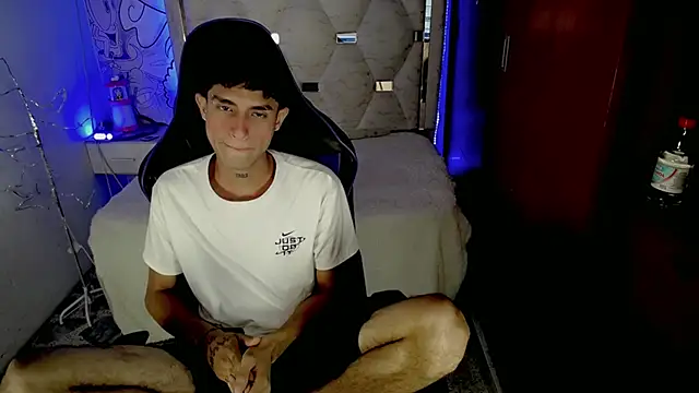 AAA WHITE online show from 30, 4, 2026