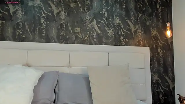 MiaJacksson online show from 11, 7, 2026
