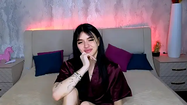 Holly Beck online show from 19, 5, 2026
