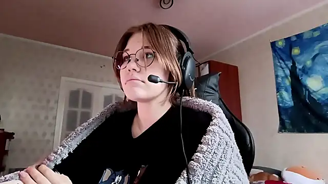 MandieBusby online show from 21, 4, 2026