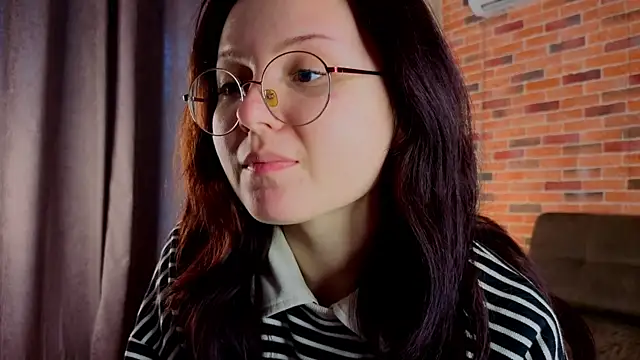 VelrixaThorne online show from 25, 4, 2026